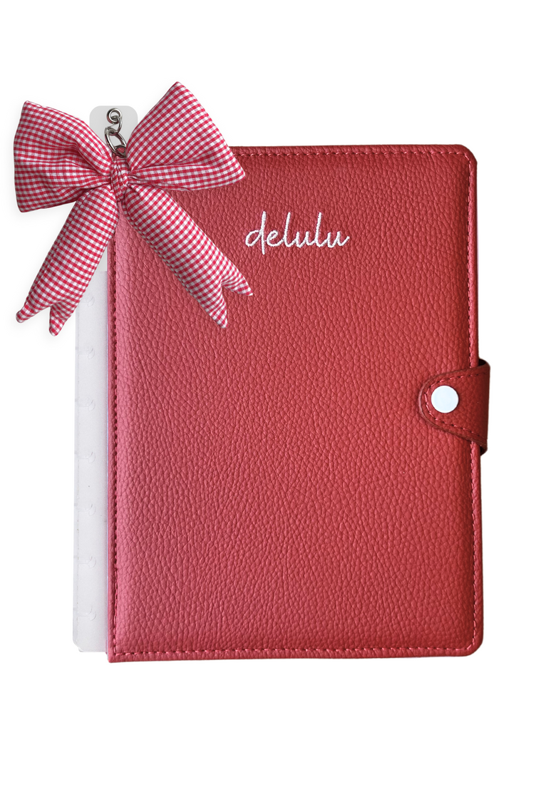 Capa e Contracapa Premium - Delulu + Laço